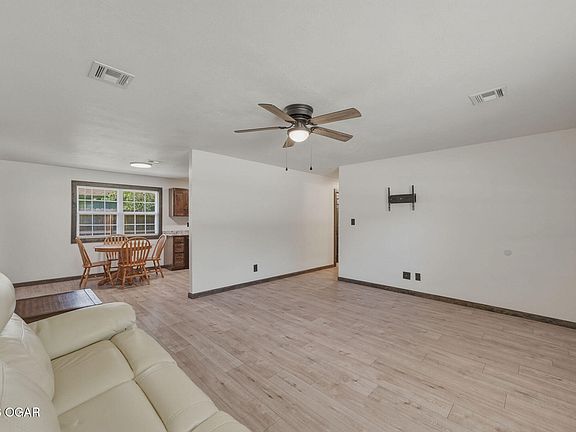 5th image of 801 Riverside Dr