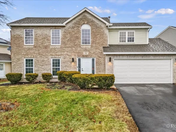 1700 Wildwood Ln, Hanover Park, IL 60133