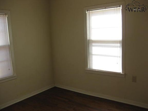 5th image of 3110 Southeast Dr