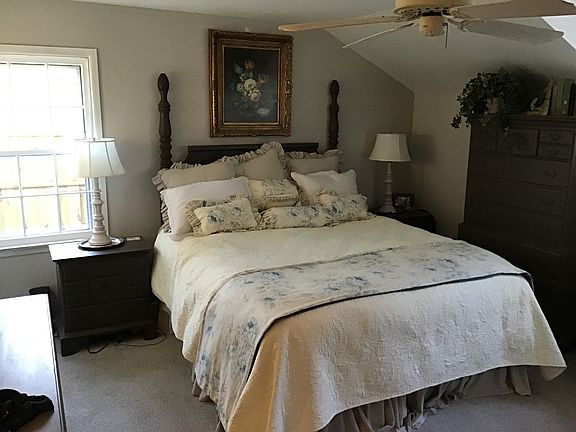 4th image of 1717 Greenwood Dr