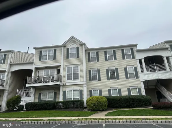 72 Foxglove Dr, Riverside, NJ 08075