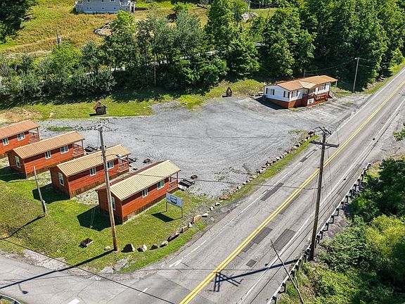 2nd image of 137 Bearhole Rd