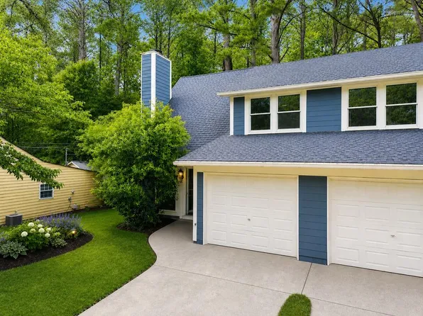 4930 Farmstead Ct NE, Woodstock, GA 30188