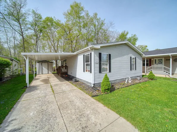 953 Savannah River Dr, Adrian, MI 49221