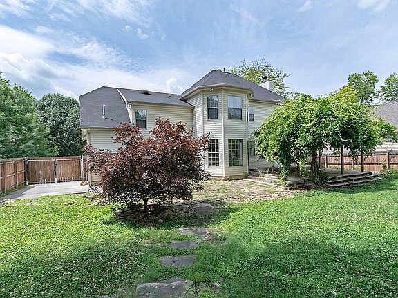 2nd image of 10043 Highgate Cir