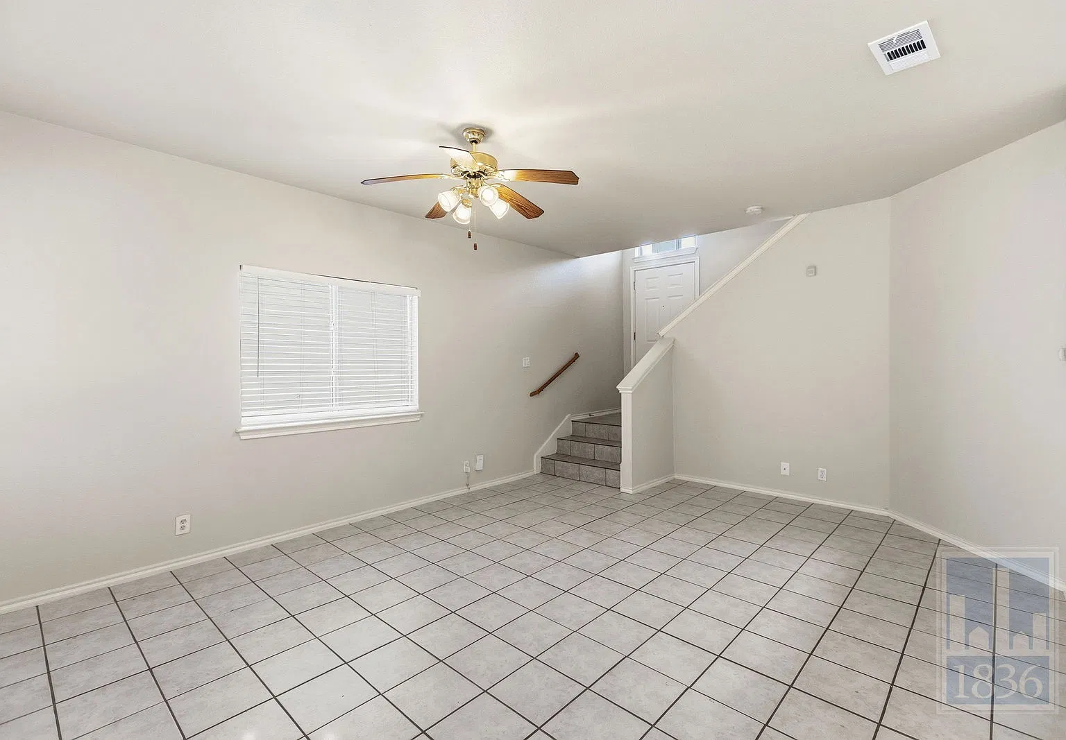 3 bed, 3.5 bath, 1396 sqft, $1,800 — Photo 4