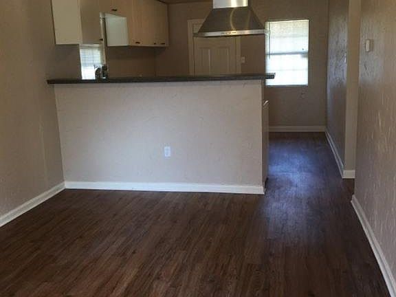 4th image of 1614 Dellwood Dr