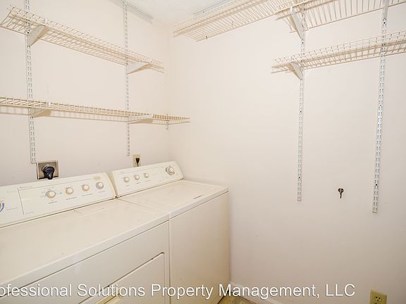 3rd image of 124 Manna Dr APT 12