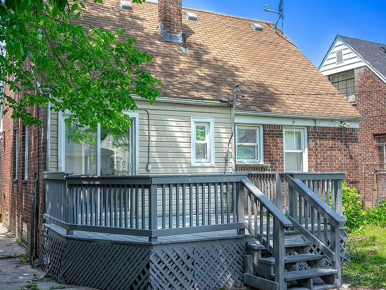 18488 Shields St — Photo 17