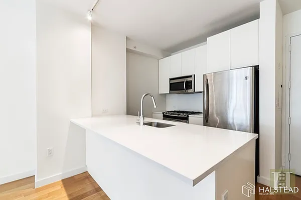 Rented by Halstead Real Estate | media 26