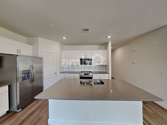 4th image of 10382 Bishops Cap St