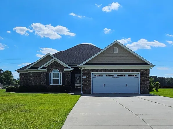 393 Farmtrac Dr, Galivants Ferry, SC 29544