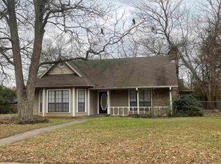 274 Turtle Creek Dr, Paris, TX 75462