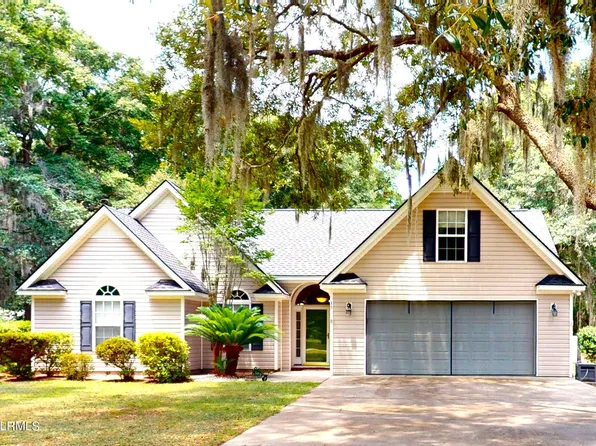 35 Purrysburg Dr, Beaufort, SC 29907