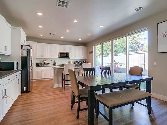 5th image of 933 Thermal Ave