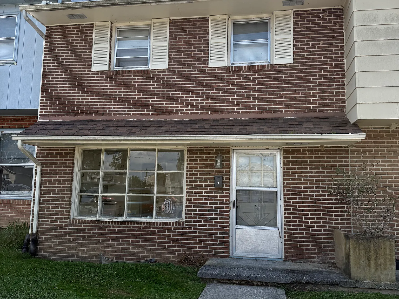 3 bed, 1.5 bath, $1,000 — Photo 1