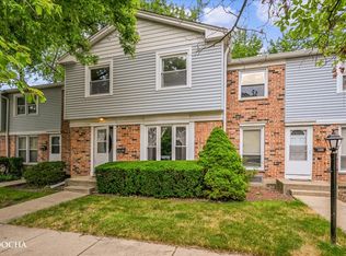4054 Club Tree Dr, Streamwood, IL 60107