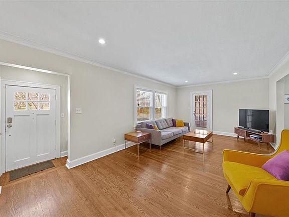 3rd image of 645 E 62nd St