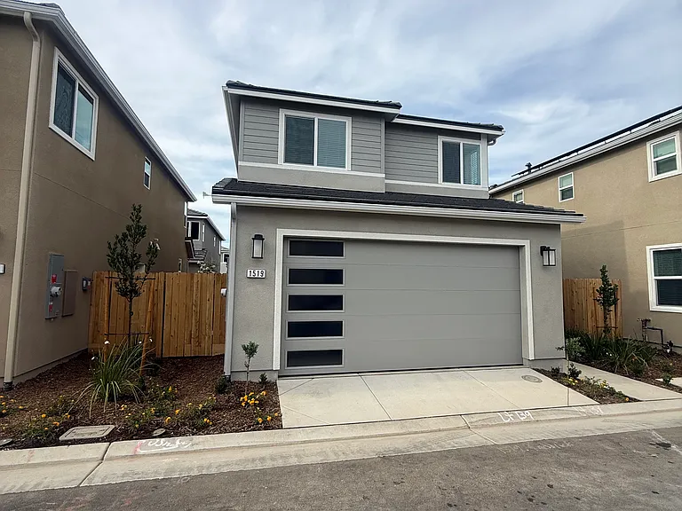 1519 Redbrick Ln — Photo 42