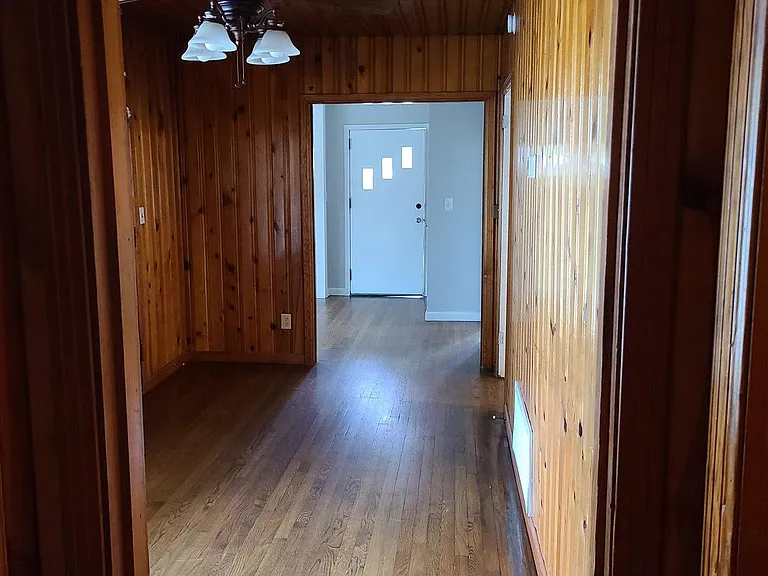 2109 N Spring St — Photo 13