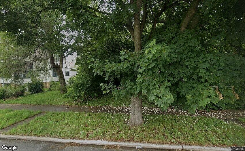 2nd image of 11221 S Edbrooke Ave