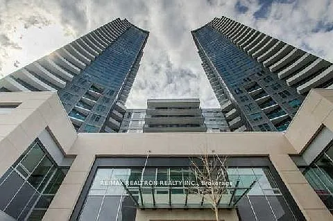 7161 Yonge St #925