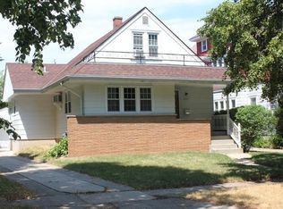 2507 N 63rd St, Wauwatosa, WI 53213
