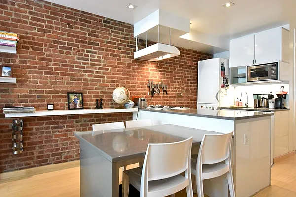 Rented by Skyward | media 27