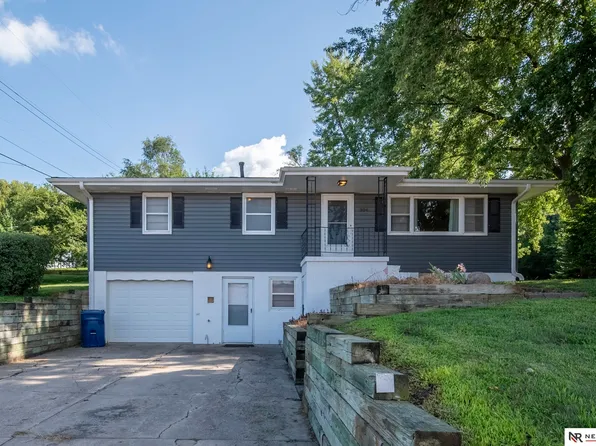 306 W 3rd St, Louisville, NE 68037