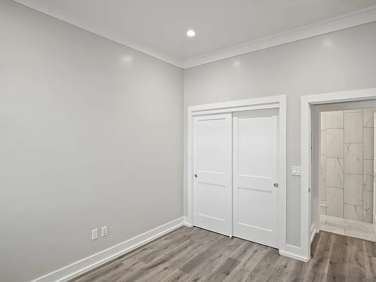 1104 Broadway Ave #7 — Photo 6