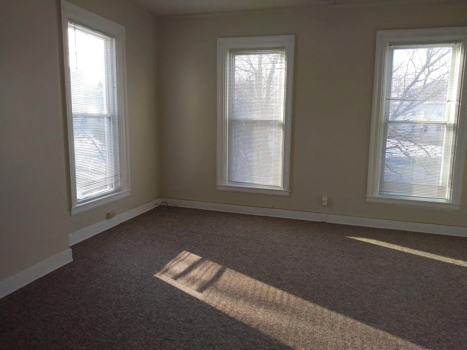 2 bed, 1300 sqft, $1,500 — Photo 2