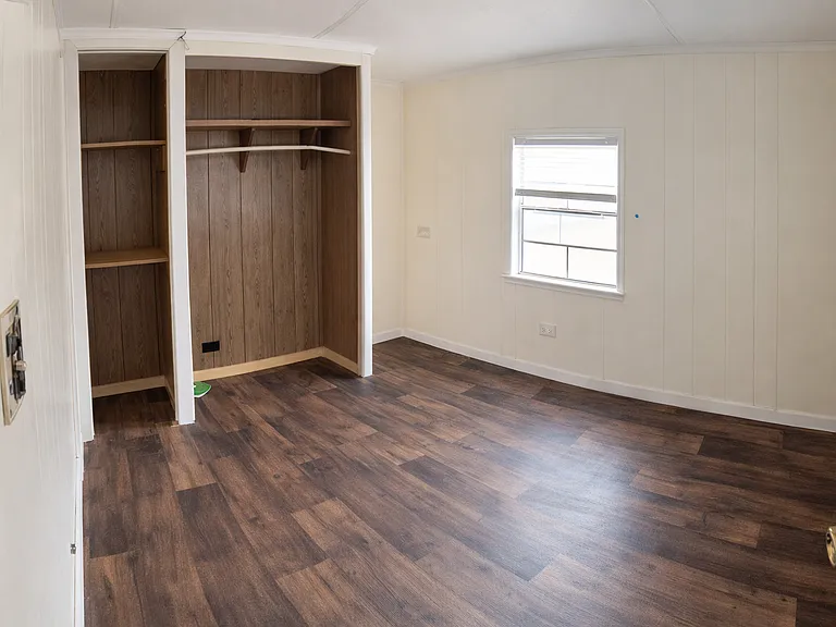 128 Hodges Ave — Photo 10
