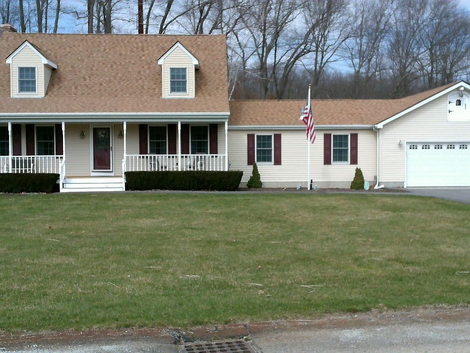 1st image of 15 Apple Blossom Dr