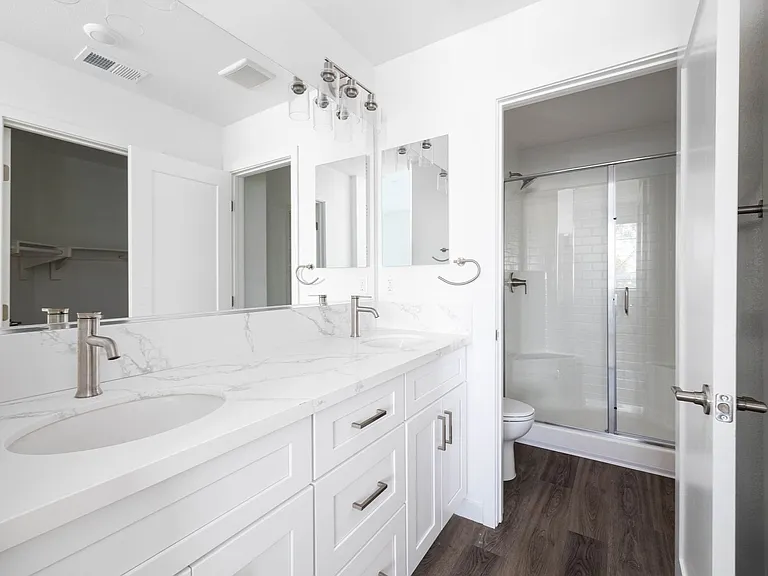 Raintree Court — Photo 18