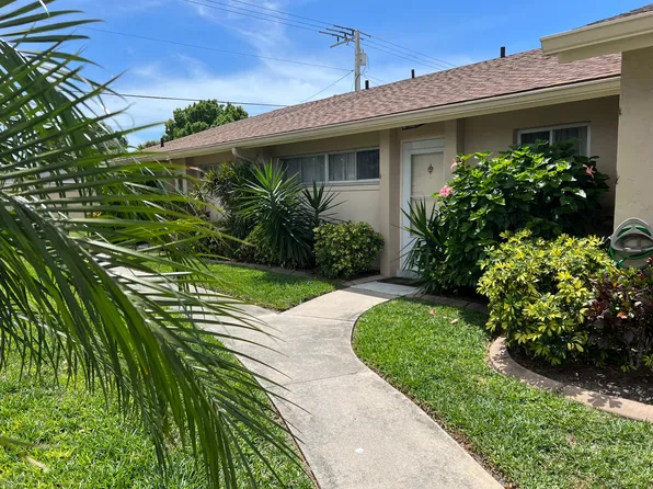 2772 Woodgate Ln, Sarasota, FL