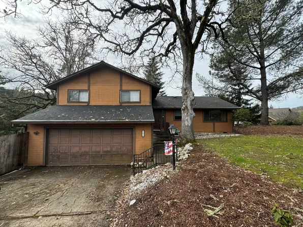 111 Live Oak Ct, Roseburg, OR 97470