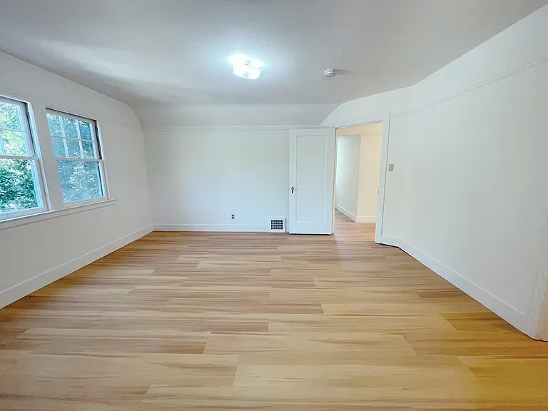 2351 Ramona St — Photo 27