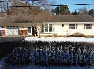 546 W Mountain Rd, Queensbury, NY 12804
