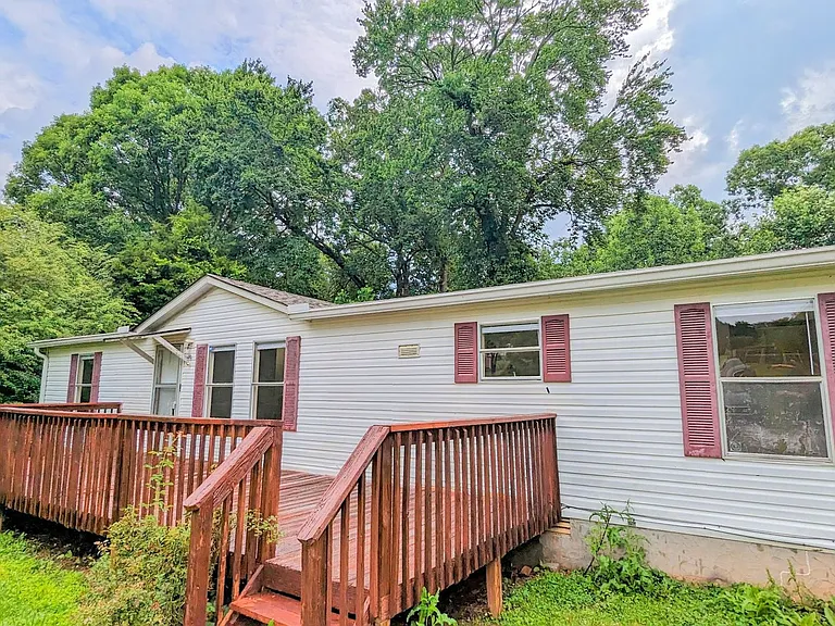 99 Center Grove Dr — Photo 3