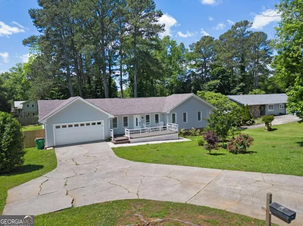 493 Greg Dr SW, Lilburn, GA 30047