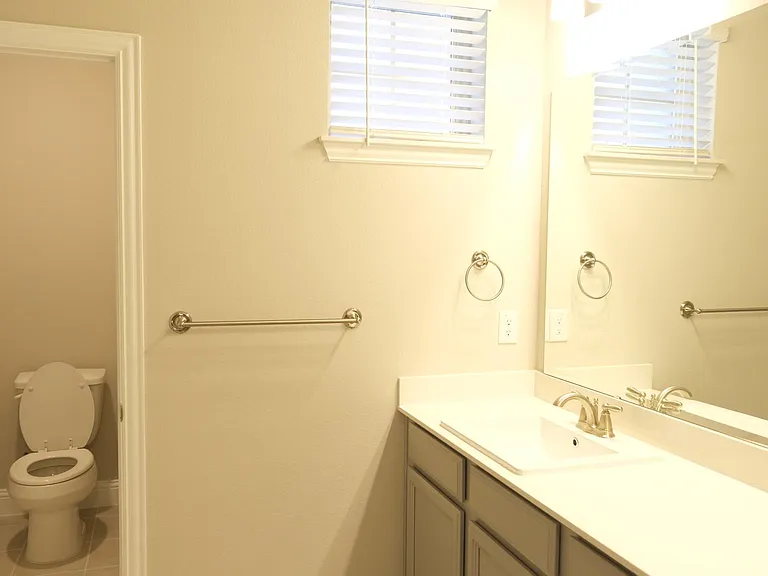 332 Blackthorne Dr — Photo 26