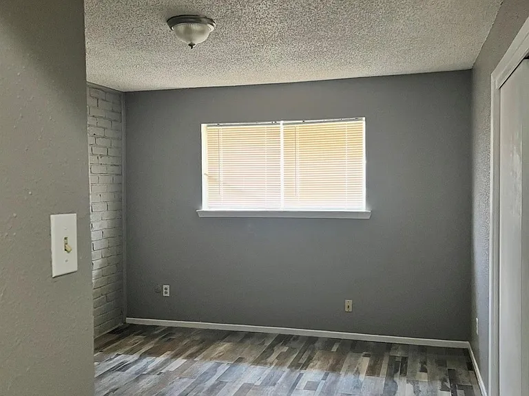 7247 Chasewood Dr — Photo 9