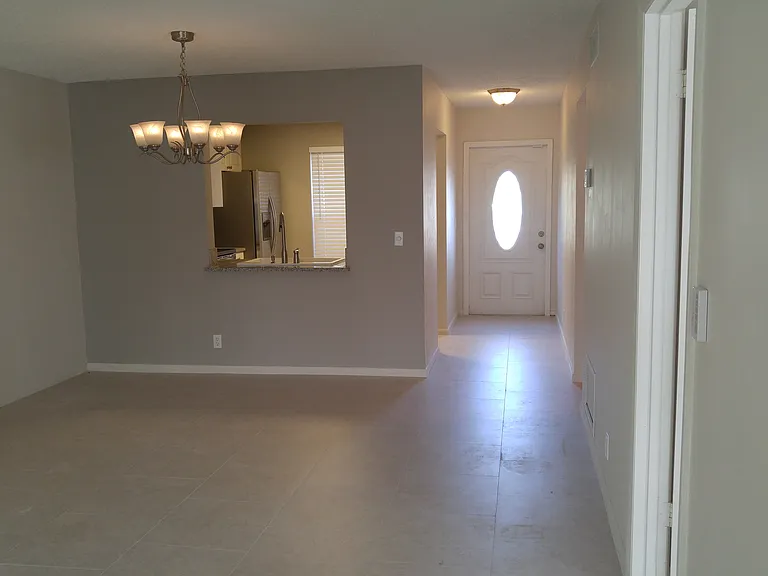 661 Marlboro Oval #B — Photo 3