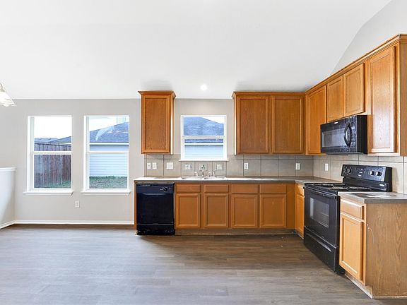 2nd image of 9824 Crocker Dr