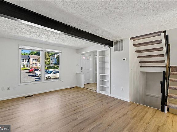 4th image of 3113 Holly Berry Ct