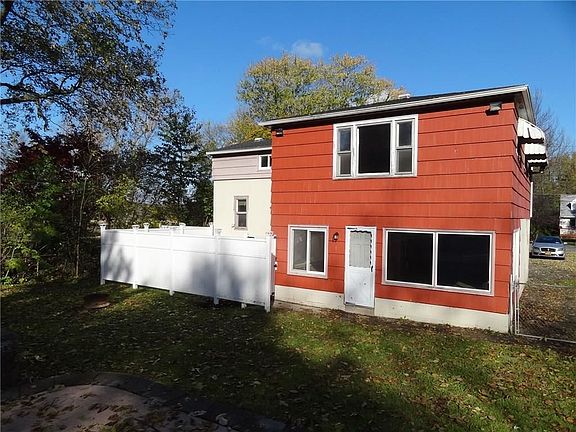 2nd image of 2469 Westside Dr