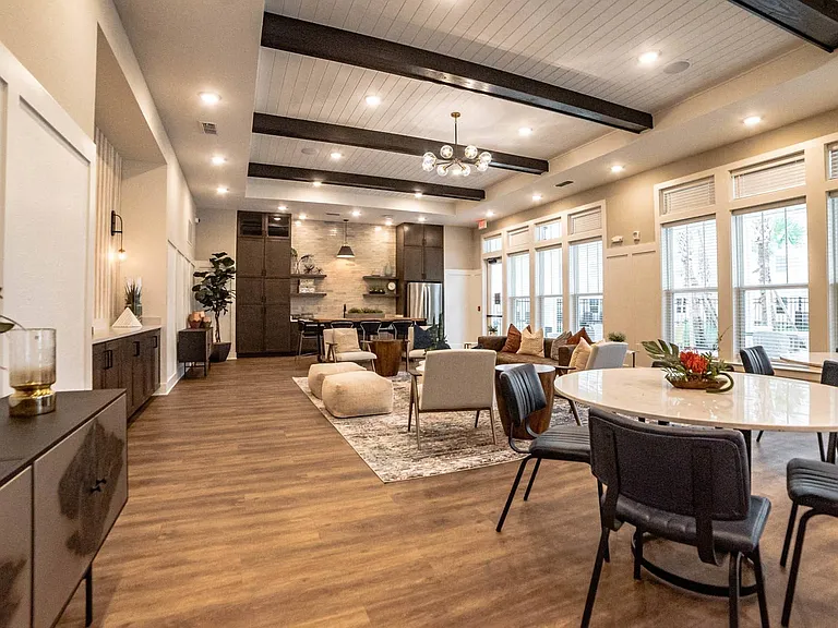 Century Vista Palms — Photo 19