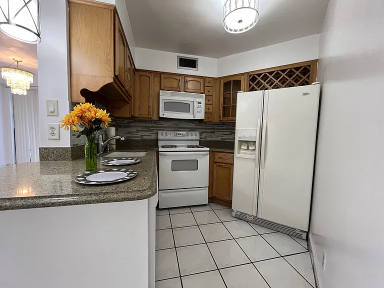 215 Lake Pointe Dr #104 — Photo 6