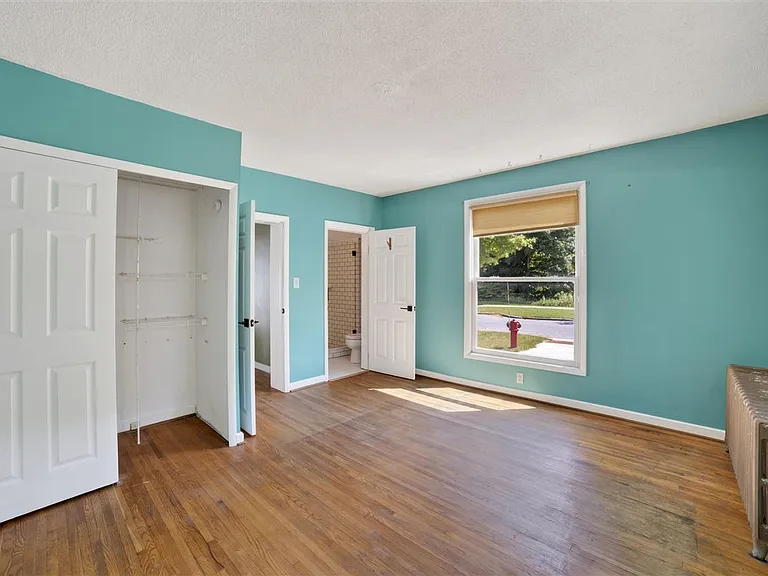 520 Wachtel Ave — Photo 12