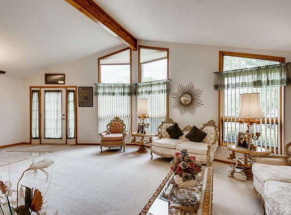 5th image of 19448 Waterford Ln